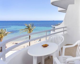 Apartamentos Mar y Playa - Ibiza - Balcony