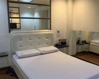 Town And Country Reposo - Manila - Habitación