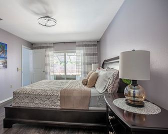 Sarasota home with heated, saltwater pool, close to Siesta Key Beach - 새러소타