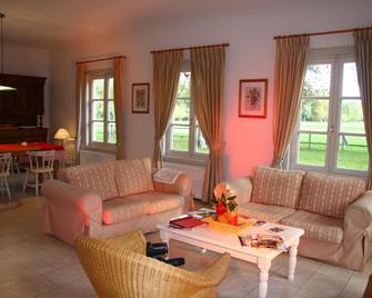 Family house in the park with exclusive pool - Orval - Sala de estar