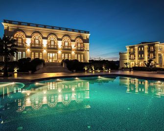 Royal Hill Hotel - Tirana - Pool