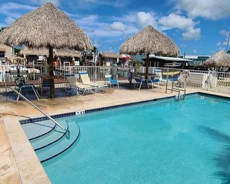 Tiny home in Key Largo with Private Dock, Tiki Hut and Boat Lift - Key Largo - Pool