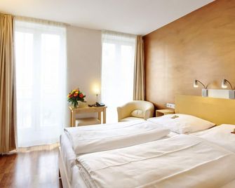Town Hotel Wiesbaden - kleines Privathotel in Bestlage - Вісбаден - Спальня