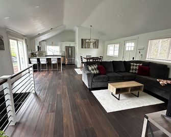 Redlands farm - Oregon City - Living room