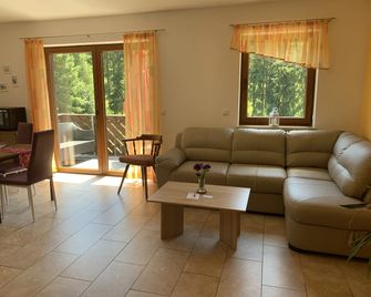 Ferienwohnungen Boernert Am Klingerbach - Tellerhauser - Living room