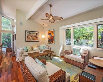 Waialae Golf Estates Tranquil Home w/Private Pool-Exclusive Golf Course View - Honolulu - Sala de estar