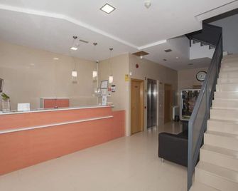 Hostal Via Lactea - Burgos - Recepción