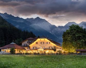 Hotel Bad Salomonsbrunn - Rasun Anterselva/Rasen-Antholz - Budynek