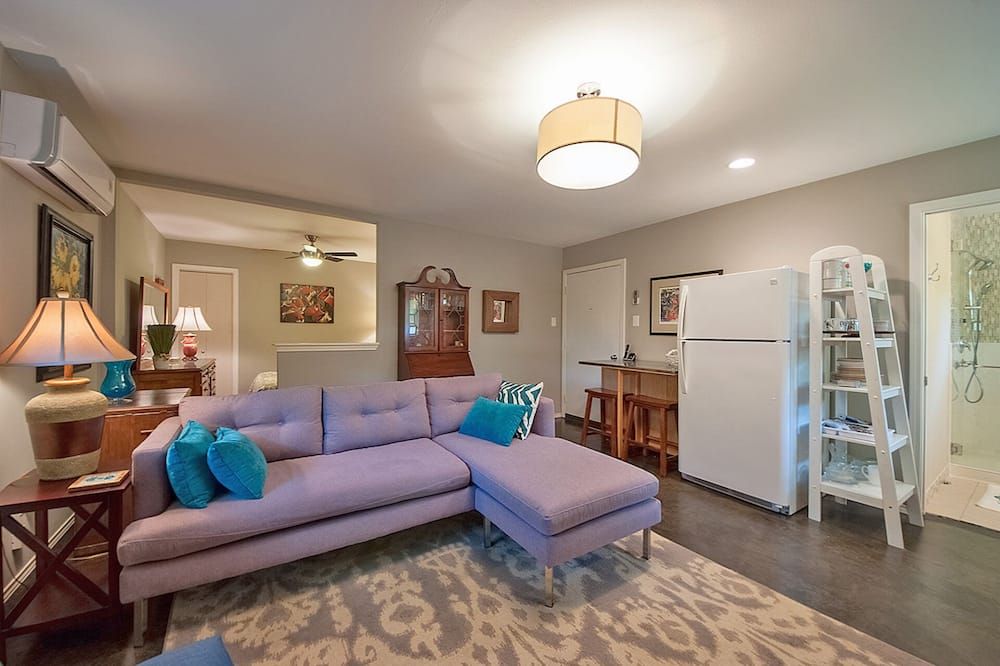 The Cozy Owl Cottage - So Close to So Much - Dallas - Vardagsrum
