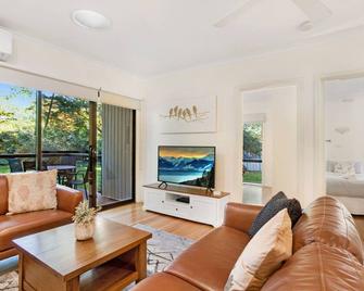 Tyntynder Garden Cottage 4 - Bright - Ruang tamu