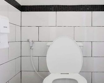 Urban Bed Hostel - Adults Only - Chiang Mai - Baño