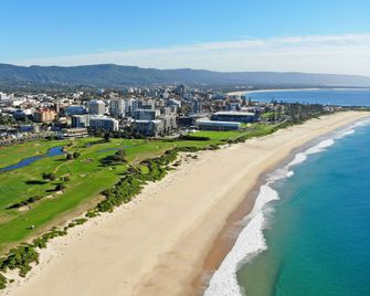 Best Western City Sands - Wollongong - Golfkenttä