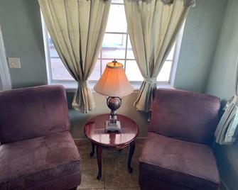 Hiway Inn Express - Elk City - Olohuone