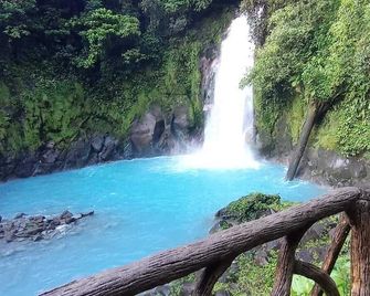Cabinas El Pilon Rio Celeste - Bijagua