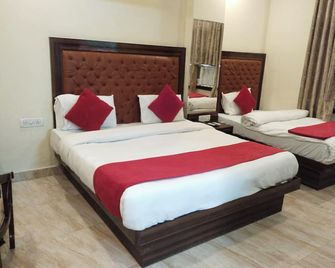 Hotel Indo Continetal Paharganj - Yeni Delhi - Yatak Odası