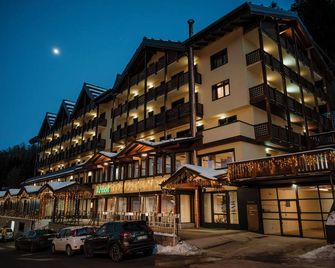 Armon Greenblu Hotel & Wellness - Folgarida - Gebouw