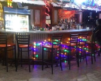 Cozy 1-bedroom house in quaint Roanoke Rapids with AC - Roanoke Rapids - Bar