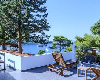 أبارتمنتس آموس - Saplunara - شرفة