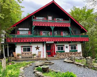 Lincoln Peak - Grunberg Haus Inn & Cabins - Waterbury - Edificio