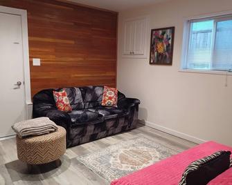 Two bedrooms near skytrain in Vancouver - Vancouver