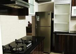 5 Minutes to Airport - Spacious private apartment - Chennai - Kjøkken