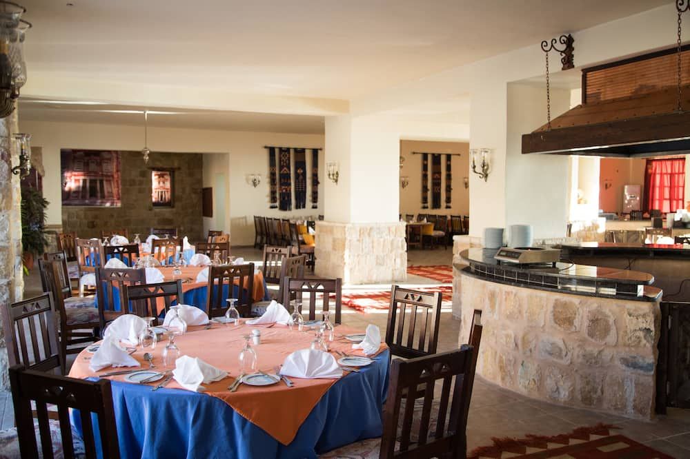 فندق ومنتجع القرية القديمة