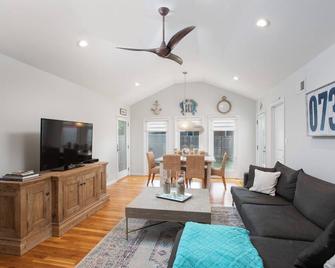 Soothing 4-bedroom house in charming Avon-by-the-Sea with AC and ocean vibes! - Avon by the Sea