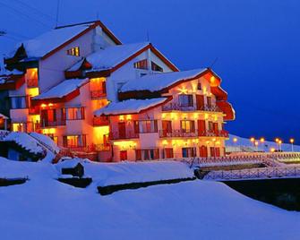 Clifftop Club - Joshīmath - Edificio