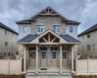 A Modern and Executive Unit~1 Parking Spot&Great Location - Close To Everything - London - Building