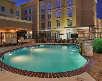 Homewood Suites by Hilton Odessa - Odessa - Svømmebasseng