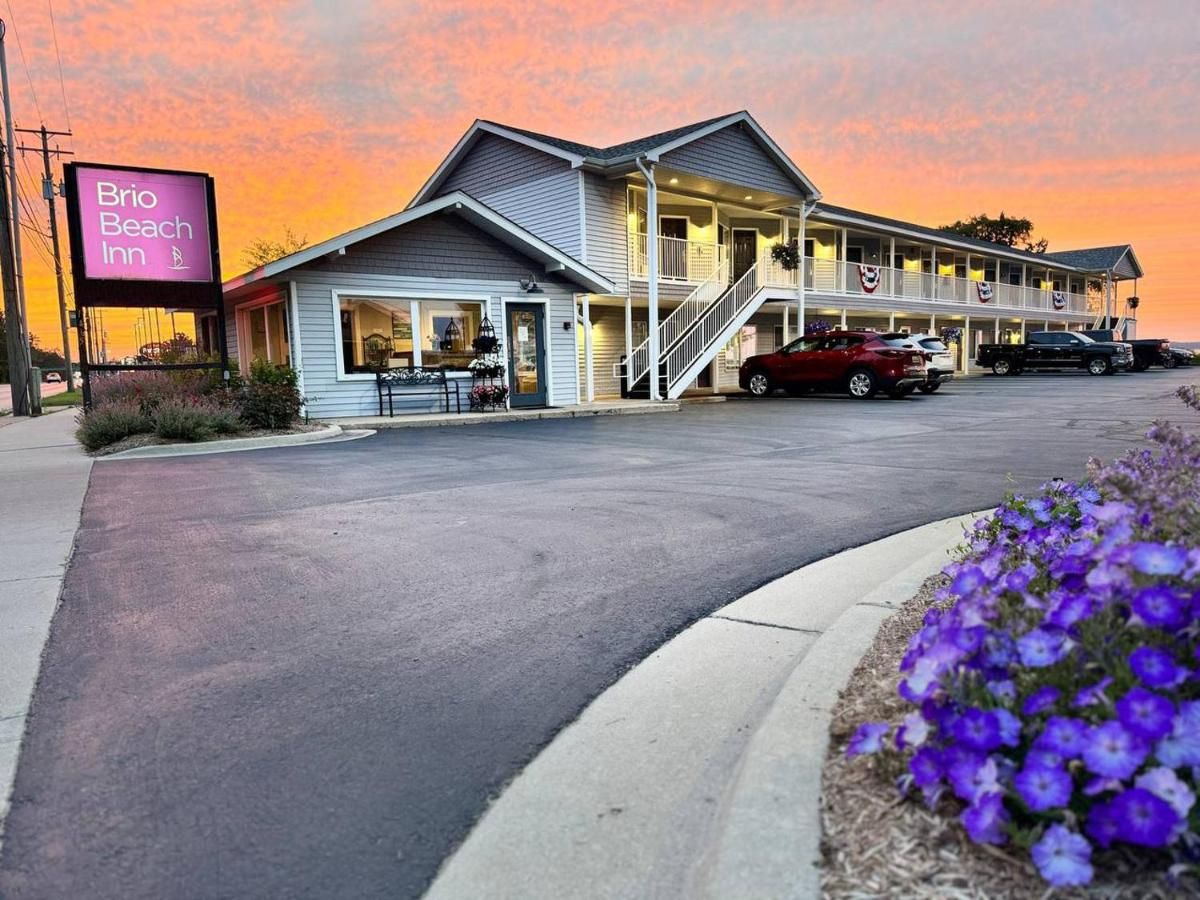 Brio Beach Inn thumbnail 2
