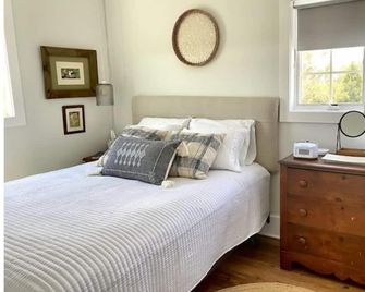 Cozy Barn Loft: Country Views & Central to Beaches - Pocomoke City - Slaapkamer