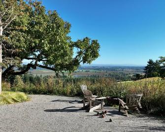 Brand new lodging, perched high atop the Dundee Hills @ White Walnut Estate! - Dundee - Patio
