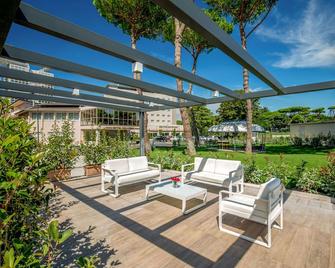 هوتل كريستوفورو كولومبو - روما - شرفة مرصوفة