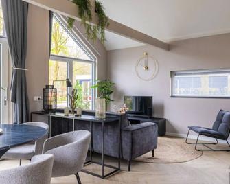 Eco Villa in Latour by Scenic Pond - Oirschot - Living room