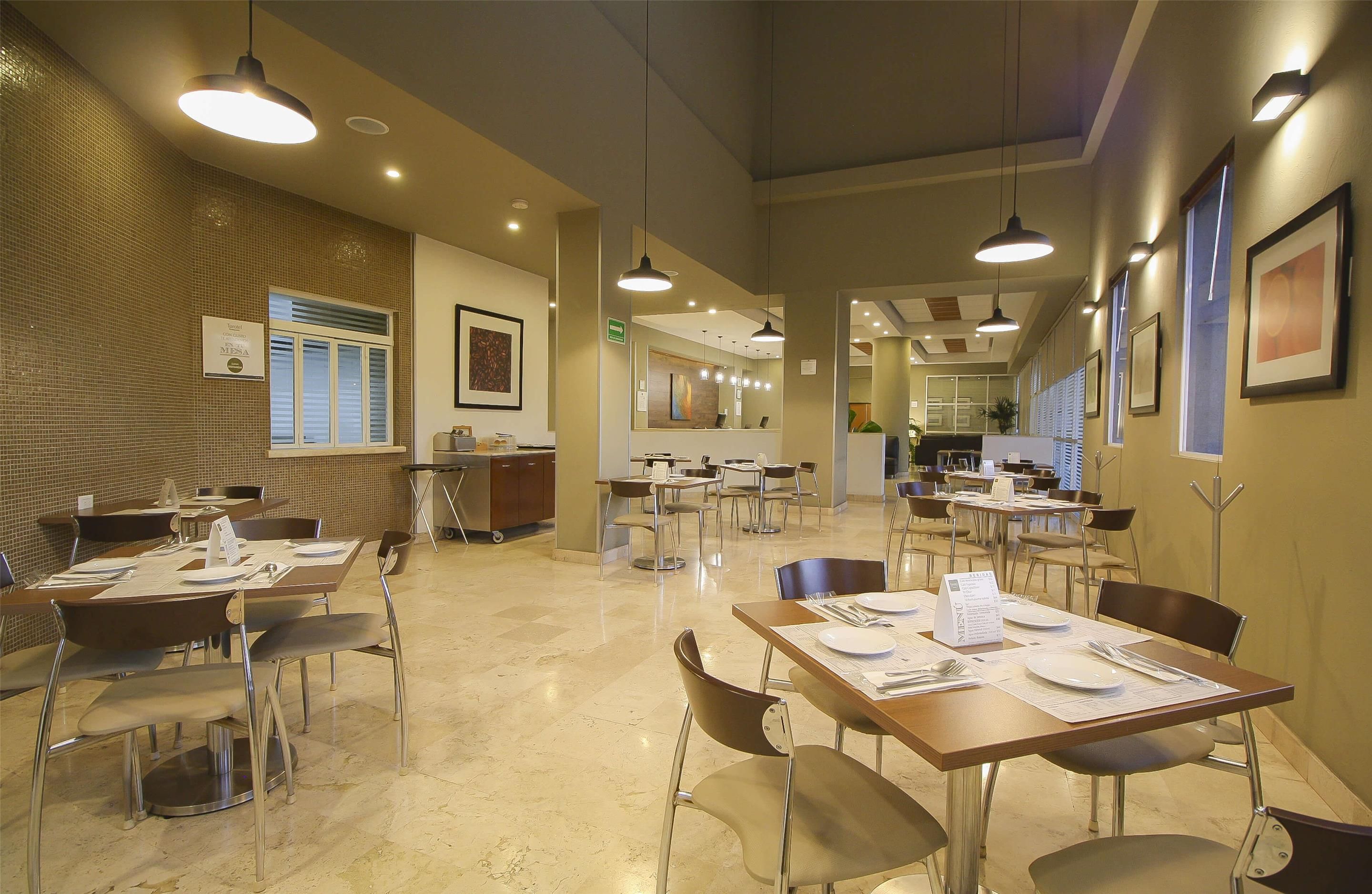 Turotel Morelia - מורליה - מסעדה