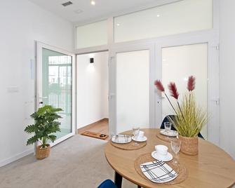 GuestReady - A lovely studio in la Saidia Valencia - Valencia - Dining room