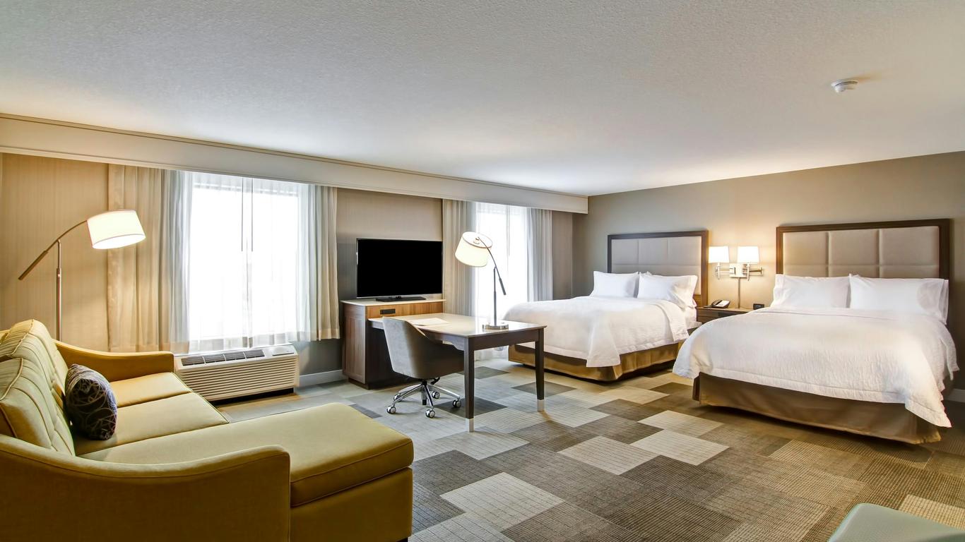 Hampton Inn & Suites by Hilton Saskatoon Airport