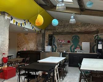 Hostel Vertigo Vieux-Port - מרסיי - מסעדה