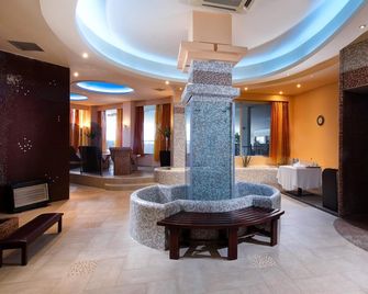 Alexandros Palace Hotel And Suites - Trypiti