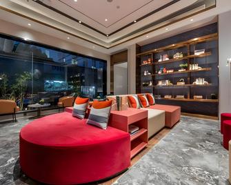 Home Inn Plus Shanghai Lujiazui Dongfang Road - Shangai - Lounge