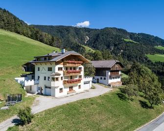 Kreuzplonhof Apt Dorfblick - Luson - Edificio
