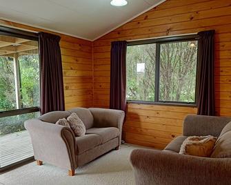 Lovely 3 Bedroom Quiet Home with Farm Views - 10 mins to Cambridge and Hobbiton - Cambridge - Sala de estar