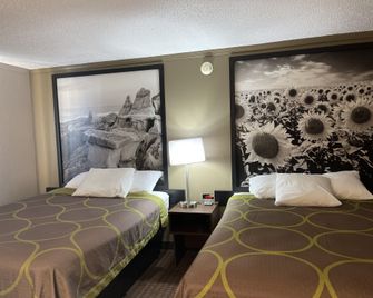 سوبر 8 باي ويندام بيسمارك - بسمارك - غرفة نوم