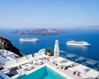 Athina Luxury Suites - Fira - Piscine