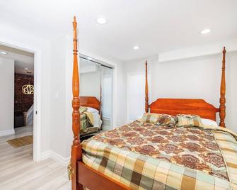 Luxurious room in Fall River Stay - Fall River - Bedroom