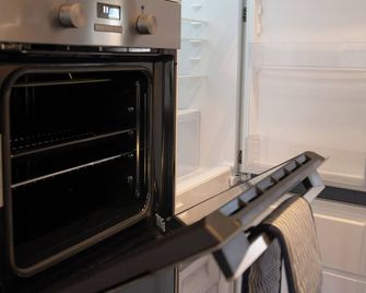 Marriott House sleeps 5 in Bourne with parking - Bourne