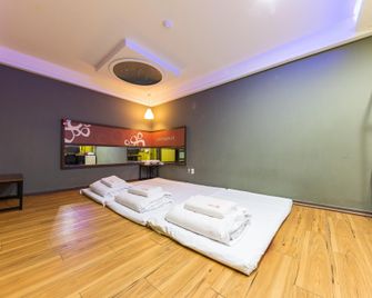 Asan Sangria - Asan - Habitación