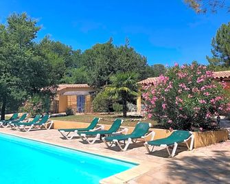 Le Clos Des Cigales - Roussillon - Басейн