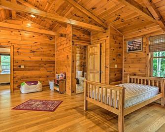 Catskills Home with Deck and Game Room 14 Mi to Ski! - Prattsville - Habitación